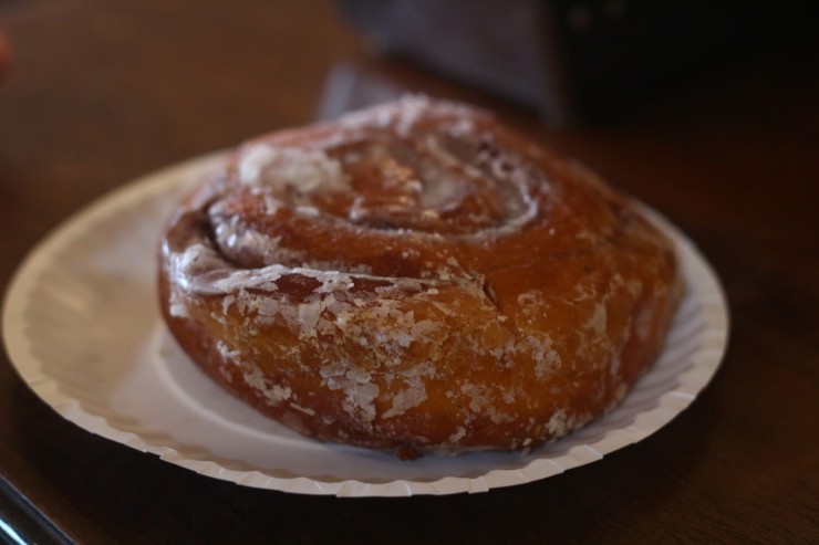 cinnamon doughnut swirl roll