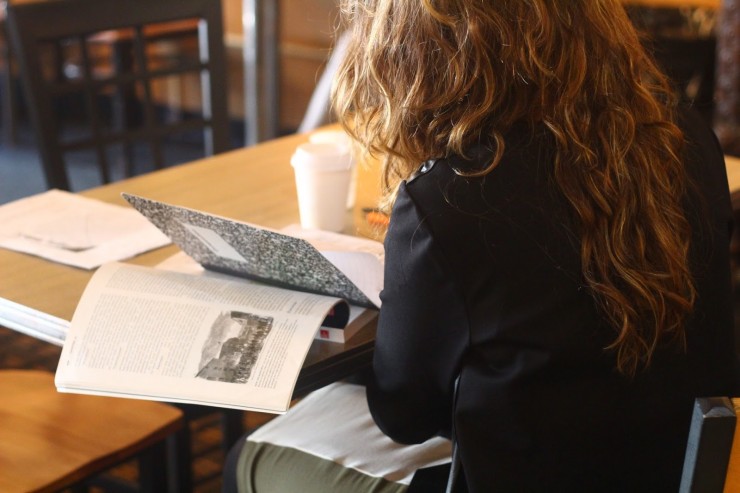girl studying in coffee shop