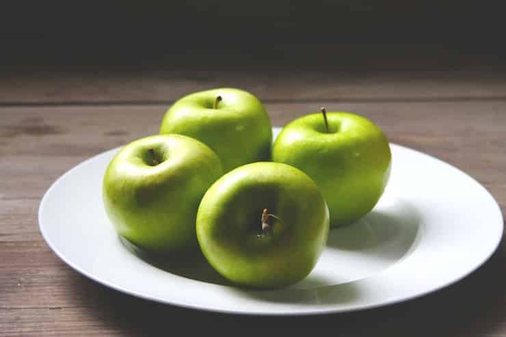 How to Write a Poem Green Apples White Plate