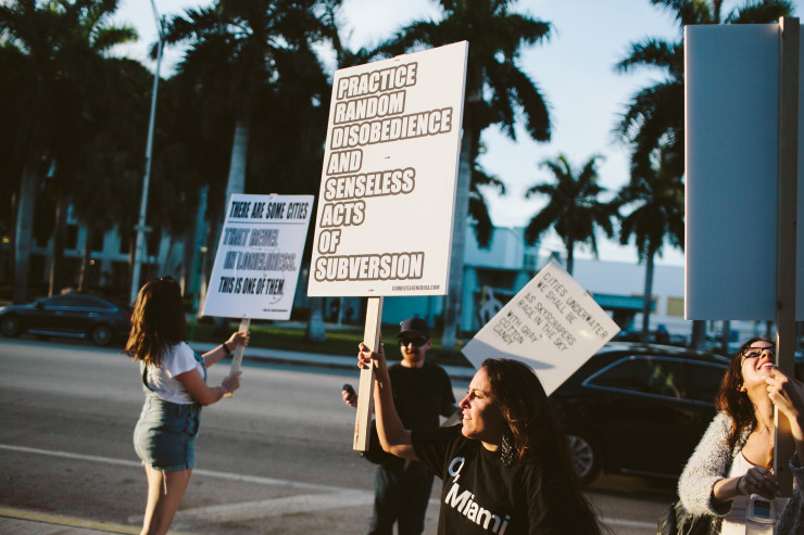 O Miami Poetry Festival random disobedience poem on sign ©GESI SCHILLING