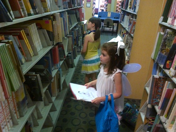 childrens-poem-hunt-in-the-library