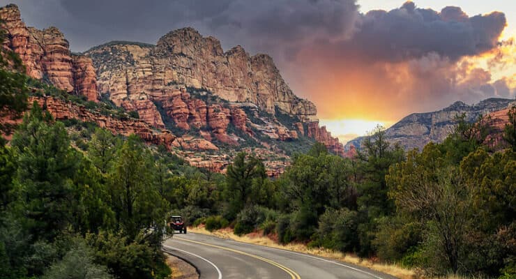 curved road into sun sedona az